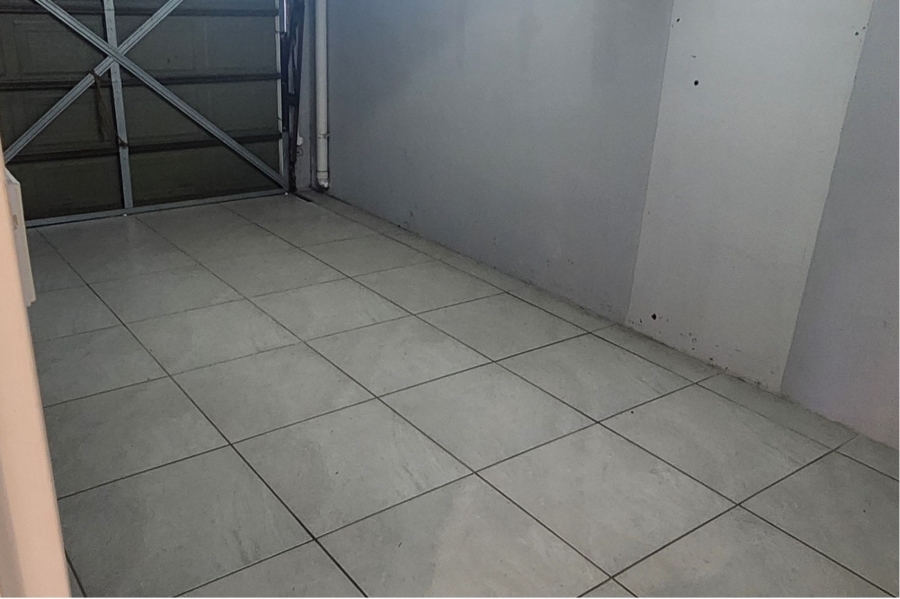 2 Bedroom Property for Sale in Uitzicht Western Cape